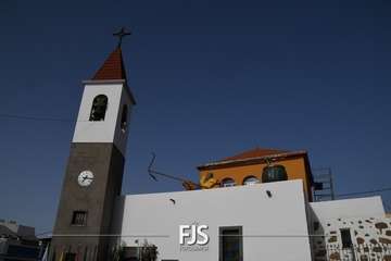 Lomo Magullo abraza la vida con la escultura homenaje a la Traída del Agua/Francisco Javier Santana y TA.
